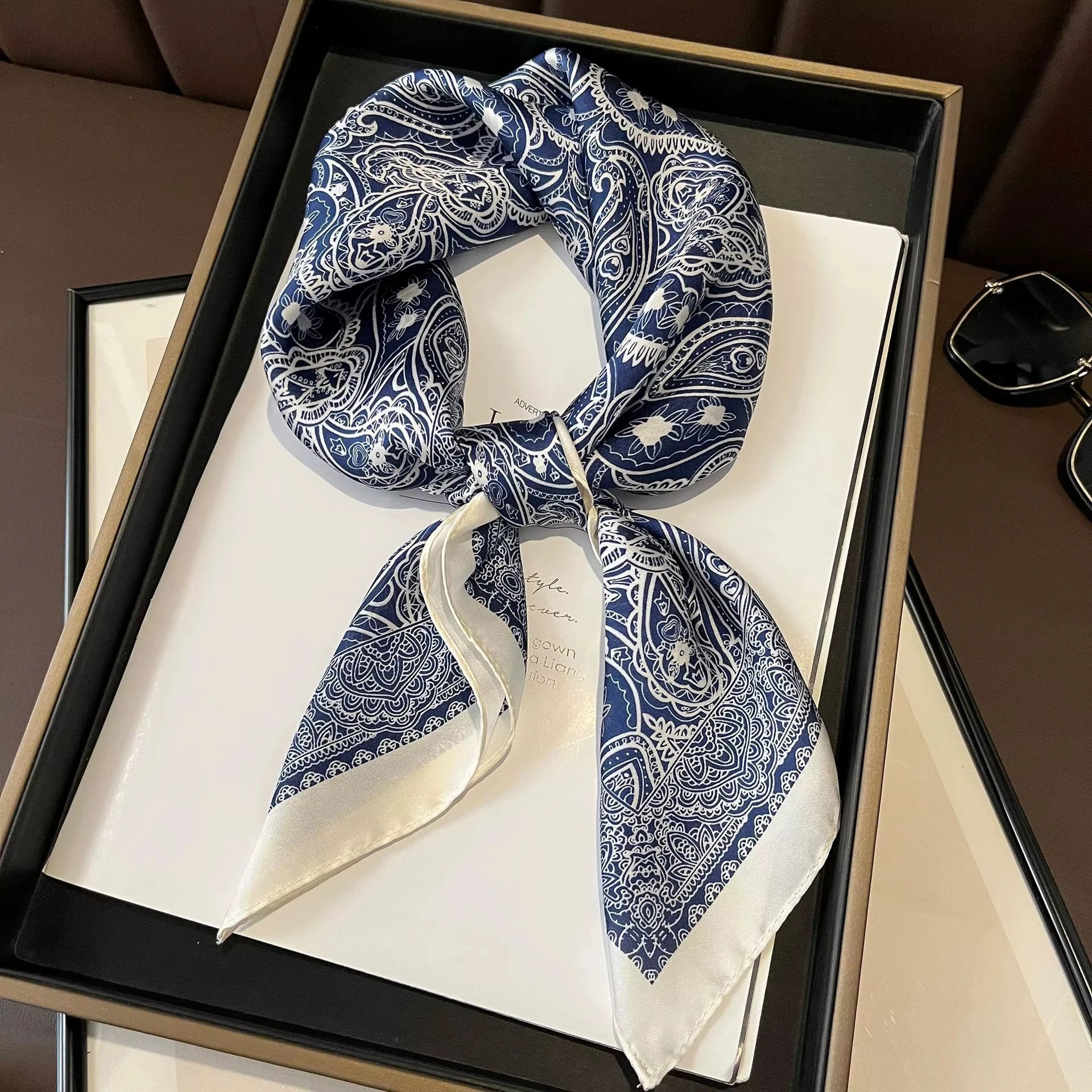 Fashion Leopard Print Silk Hairbands Scarf Women 2024 New Elagant Bandana Neck Kerchief Head Bands Foulard Female Scarfs